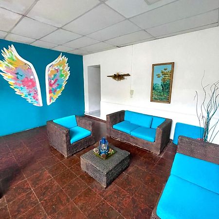 Hotel Y Cafe Ixmati Suchitoto Bagian luar foto